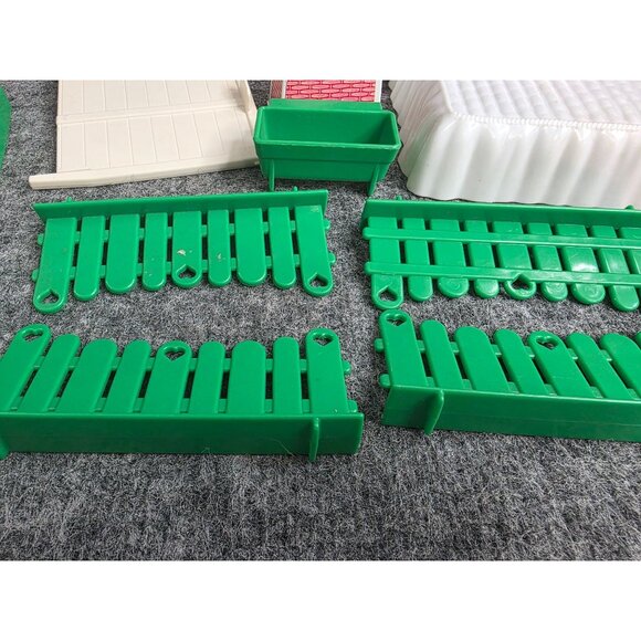 Vintage 1980s My Little Pony Toy Stable Accessories Bed Fence Ribbons Trophies - Picture 4 of 12